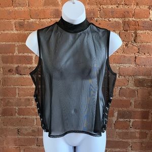 Mesh top with metal ring side detail